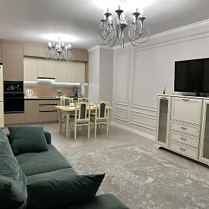  Апартаменты 2 жк Raiymbek Near Mega, F11